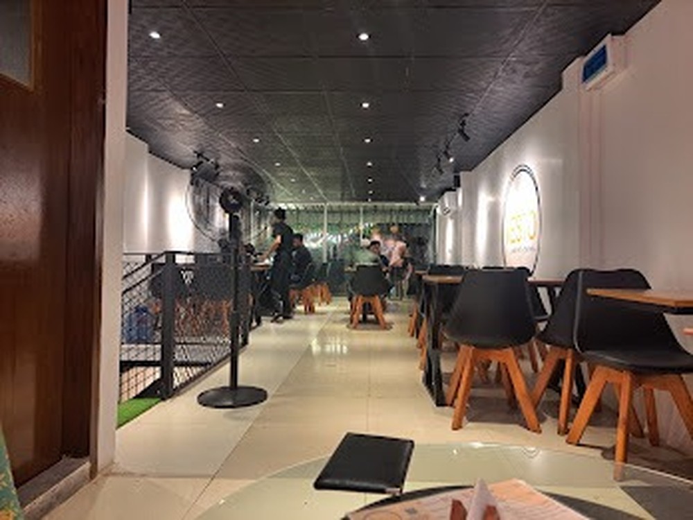 Resto restaurant dining area